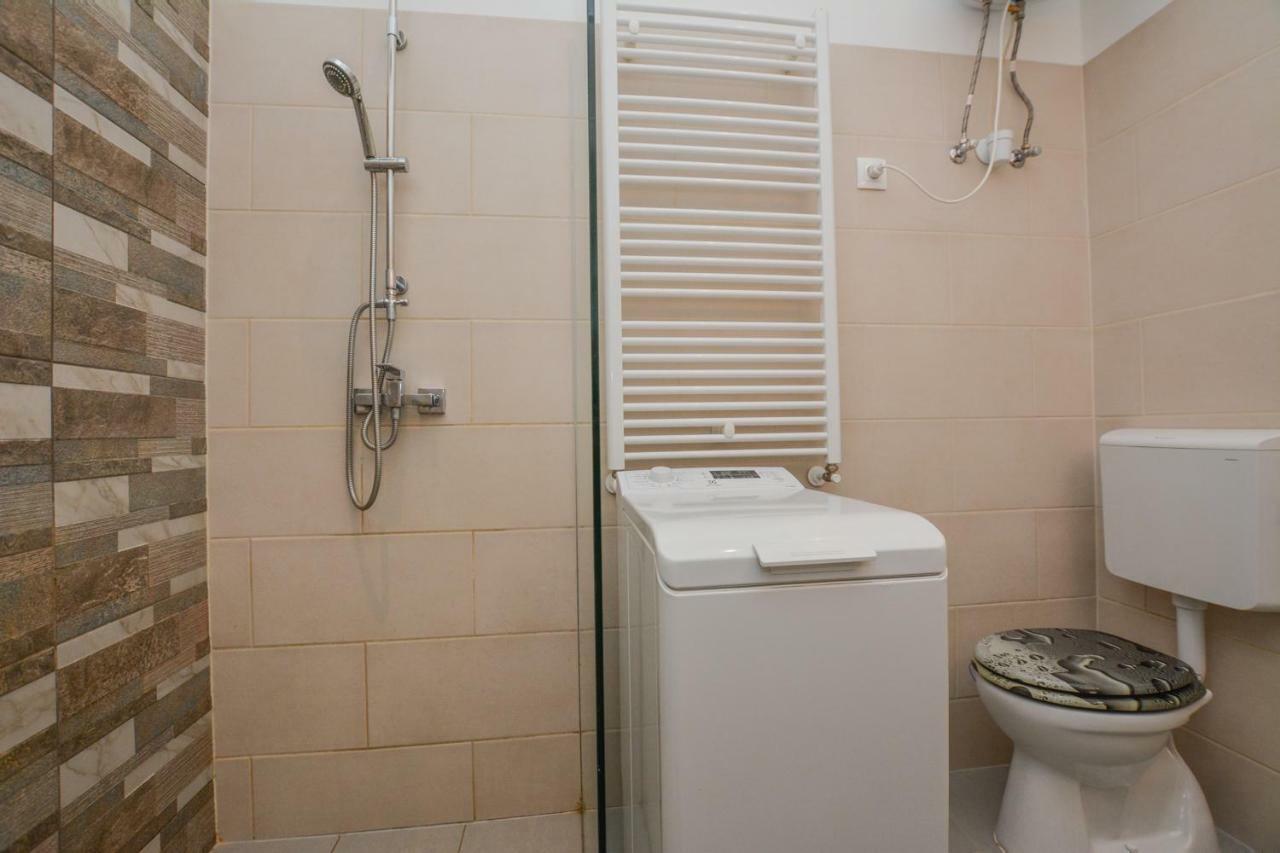 Timeless Apartment With Free Private Parking Budapest Exterior photo