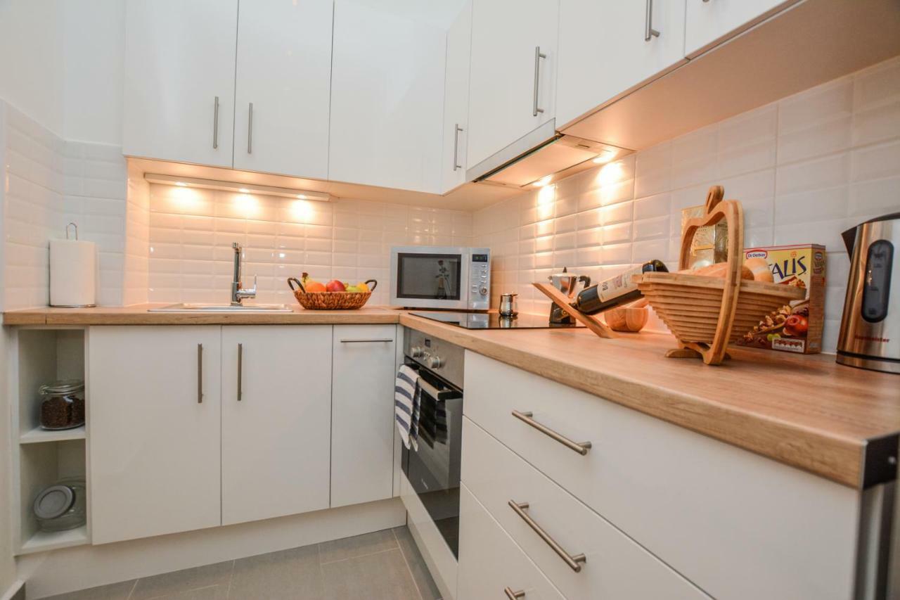 Timeless Apartment With Free Private Parking Budapest Exterior photo