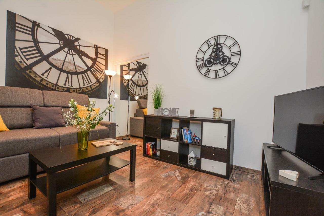 Timeless Apartment With Free Private Parking Budapest Exterior photo