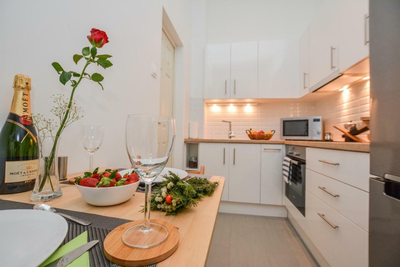 Timeless Apartment With Free Private Parking Budapest Exterior photo