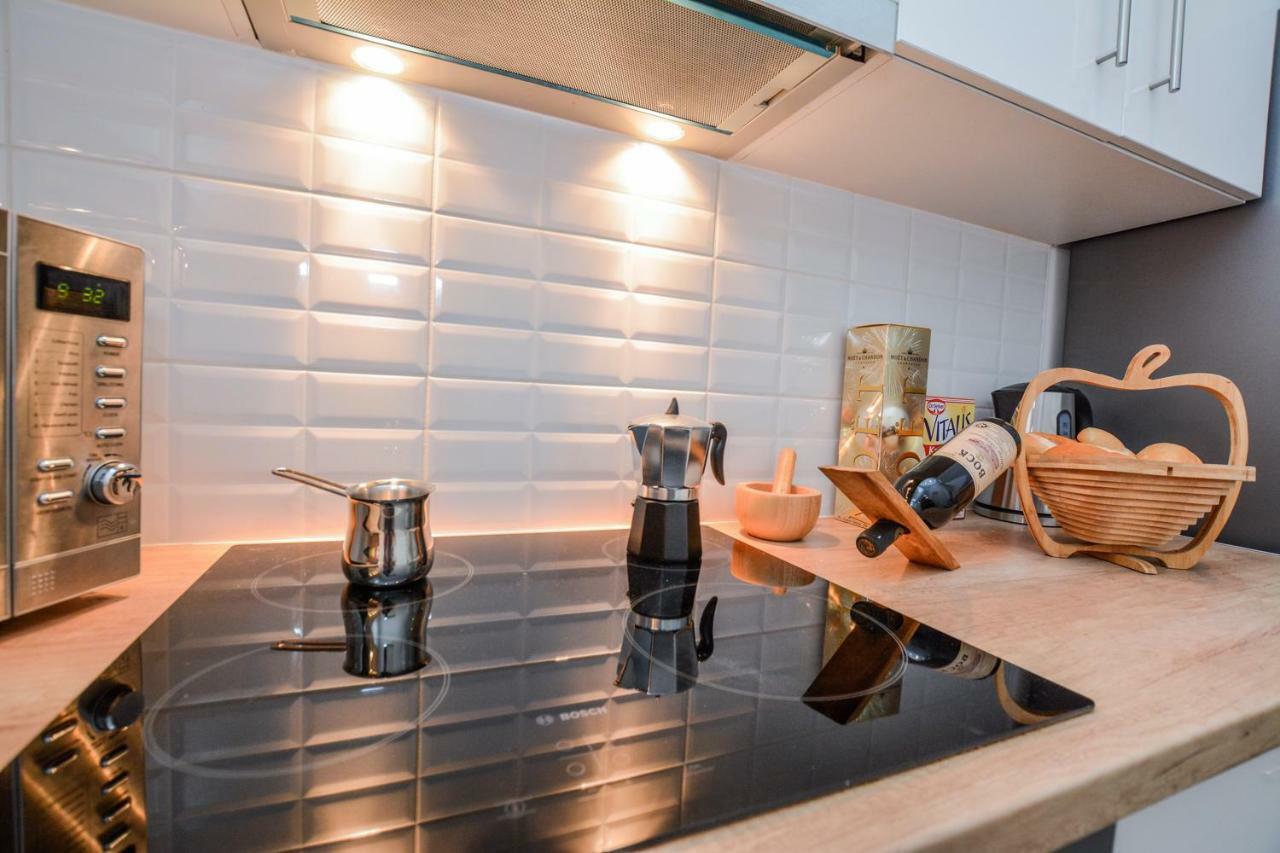 Timeless Apartment With Free Private Parking Budapest Exterior photo